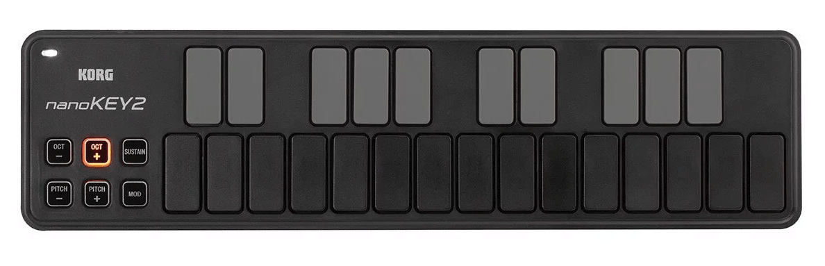 Korg nanoKEY2 是我以前去學校教課時會帶的鍵盤，超級小、超級便宜，可以丟到包包裡。